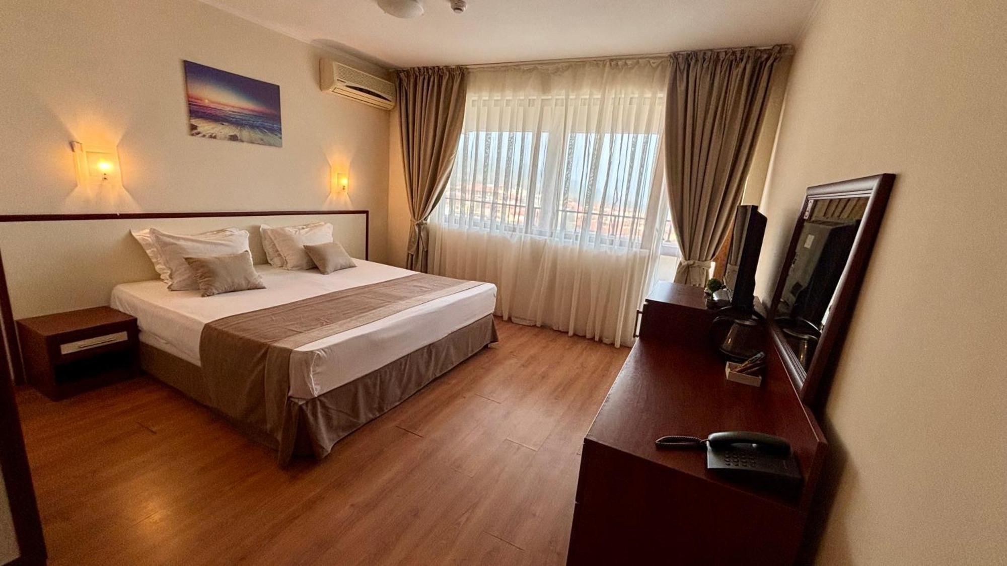 Hotel Sea Vista Sveti Vlas Exterior photo