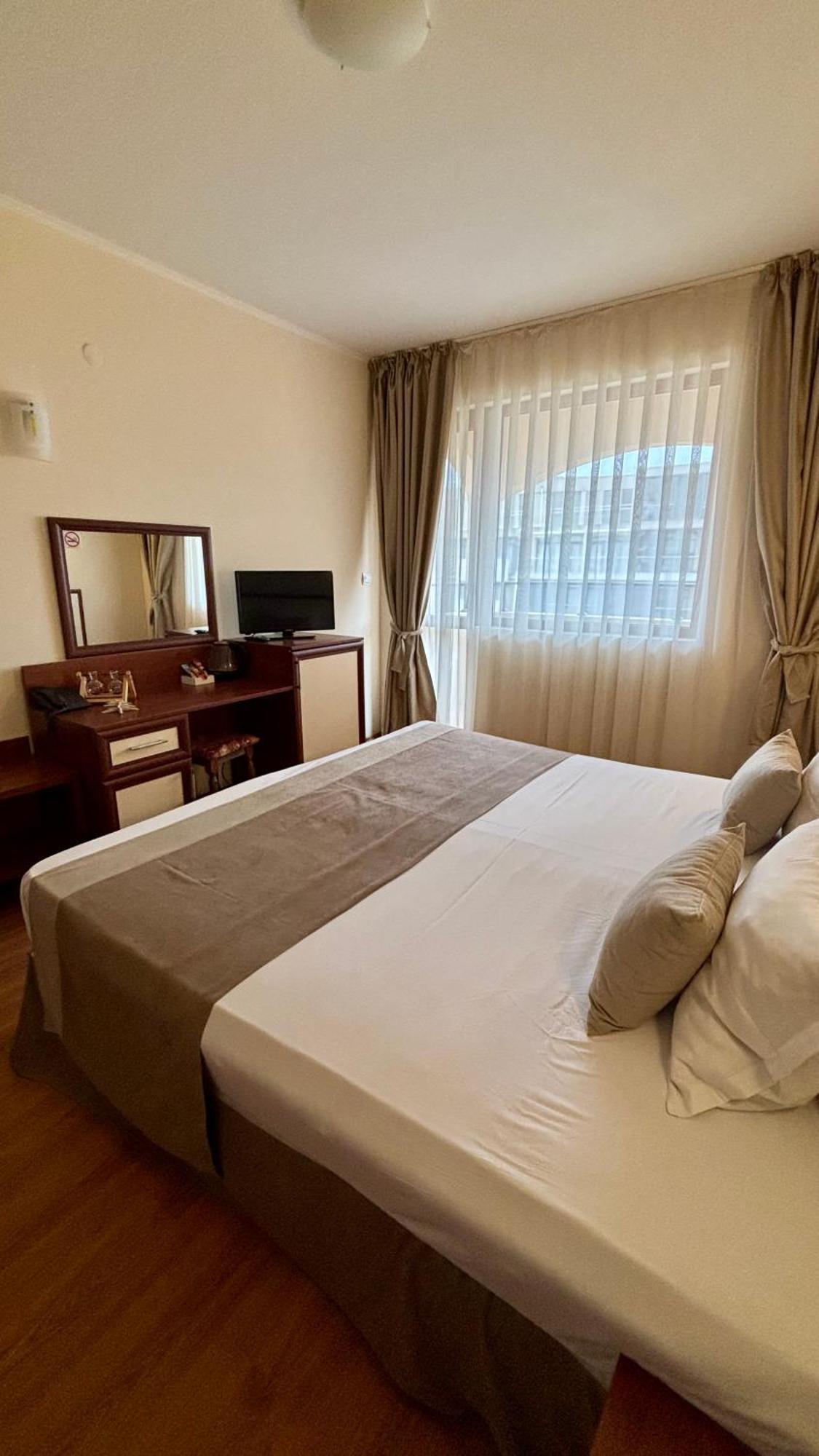 Hotel Sea Vista Sveti Vlas Exterior photo