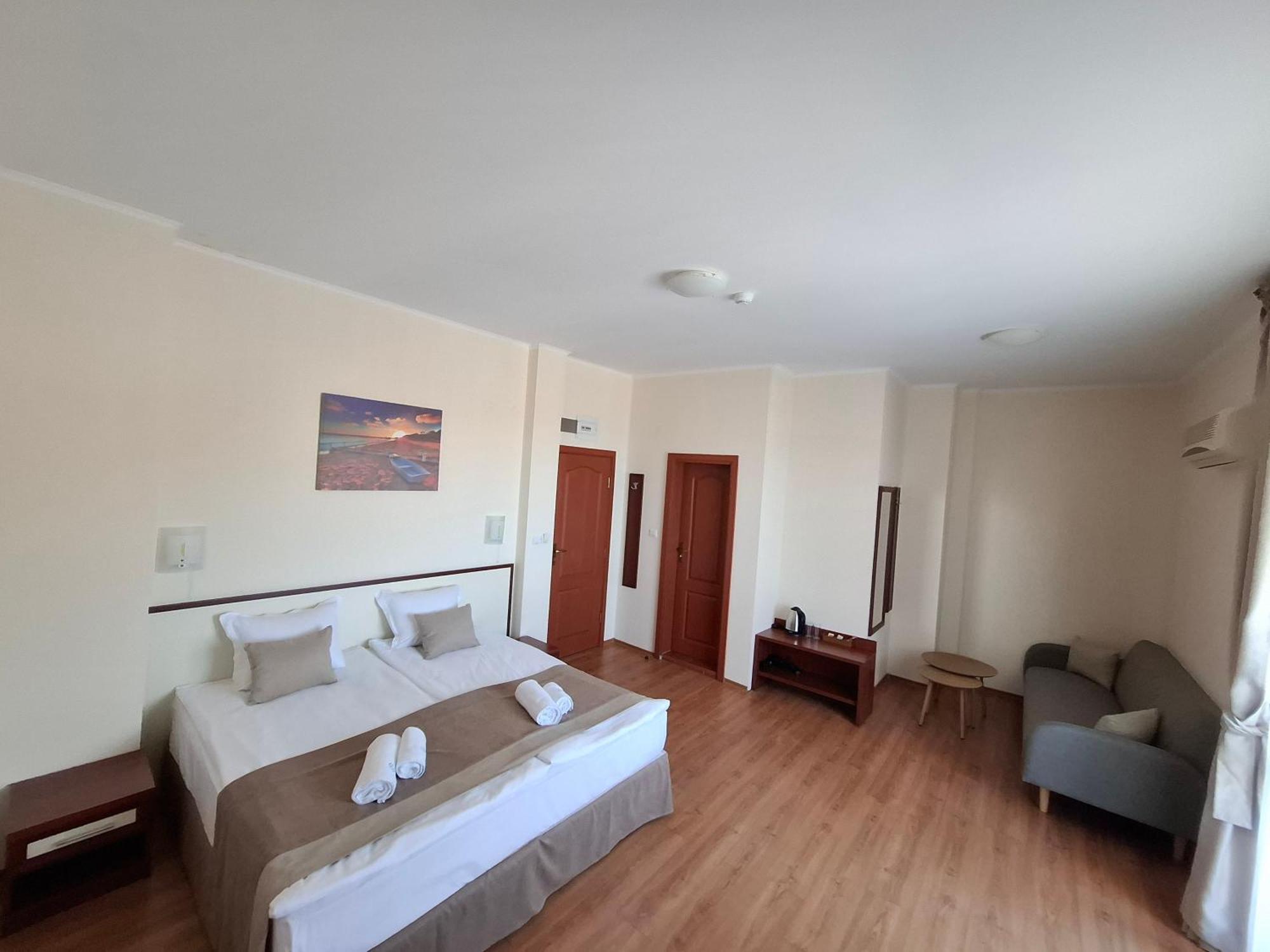 Hotel Sea Vista Sveti Vlas Exterior photo