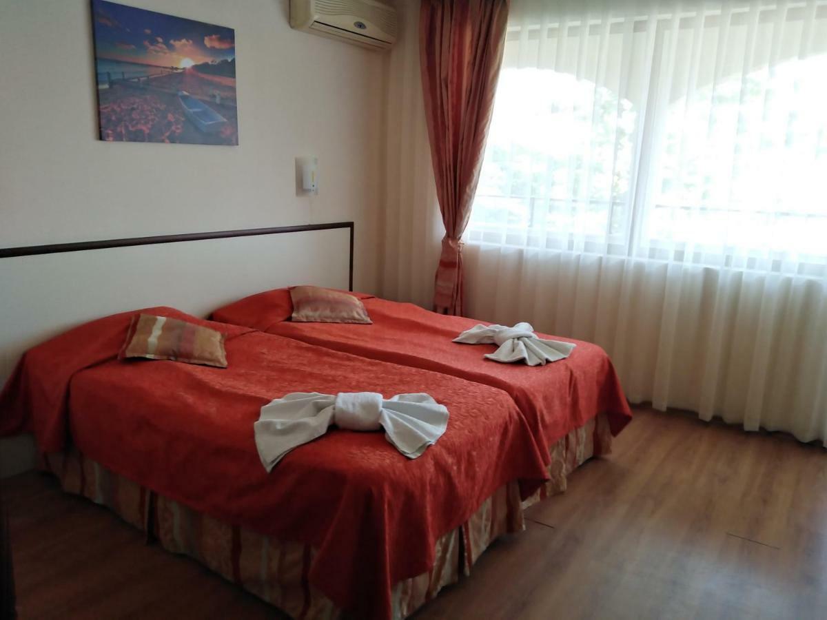 Hotel Sea Vista Sveti Vlas Exterior photo